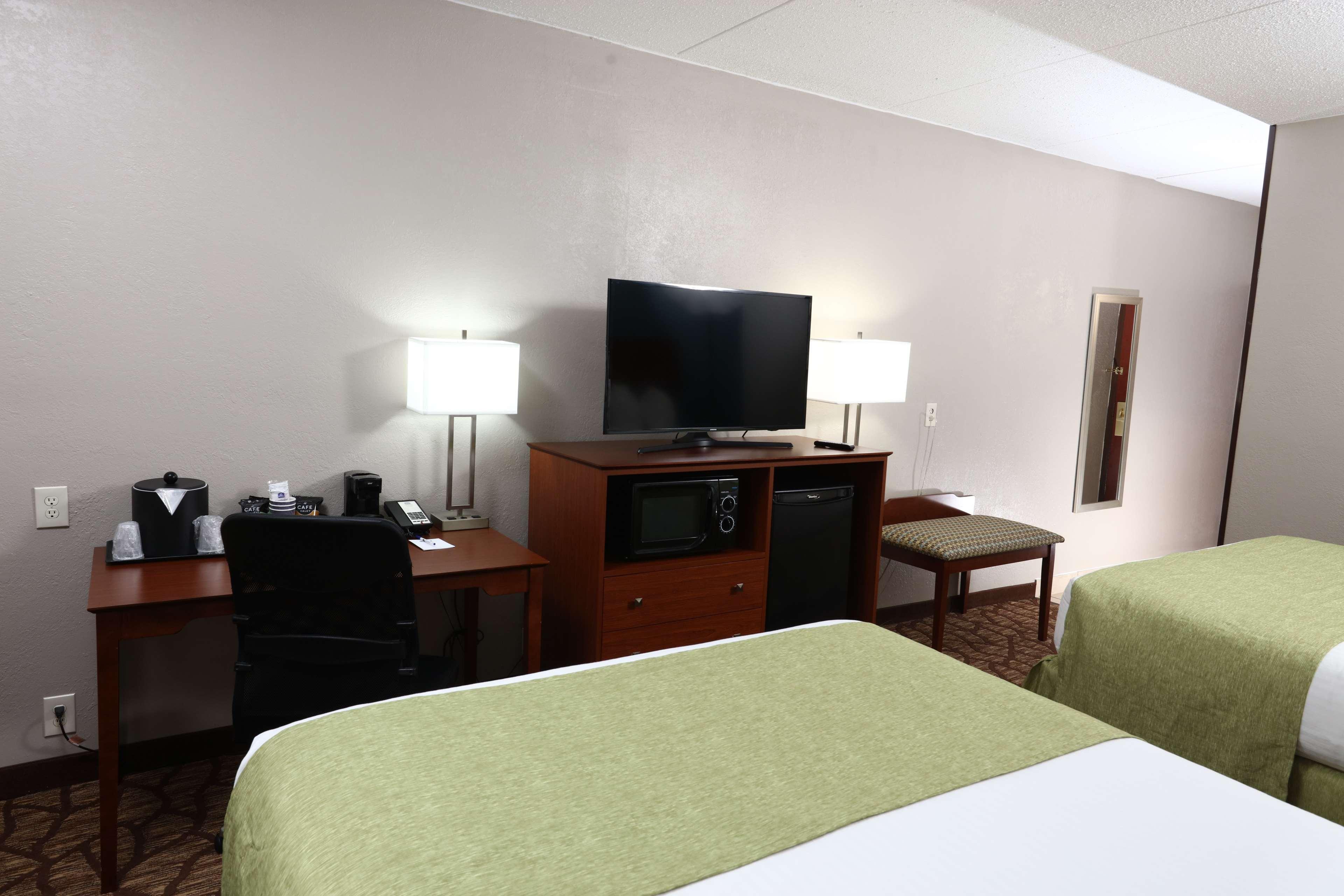 Americinn By Wyndham Grand Rapids Airport North Cascade Exterior photo