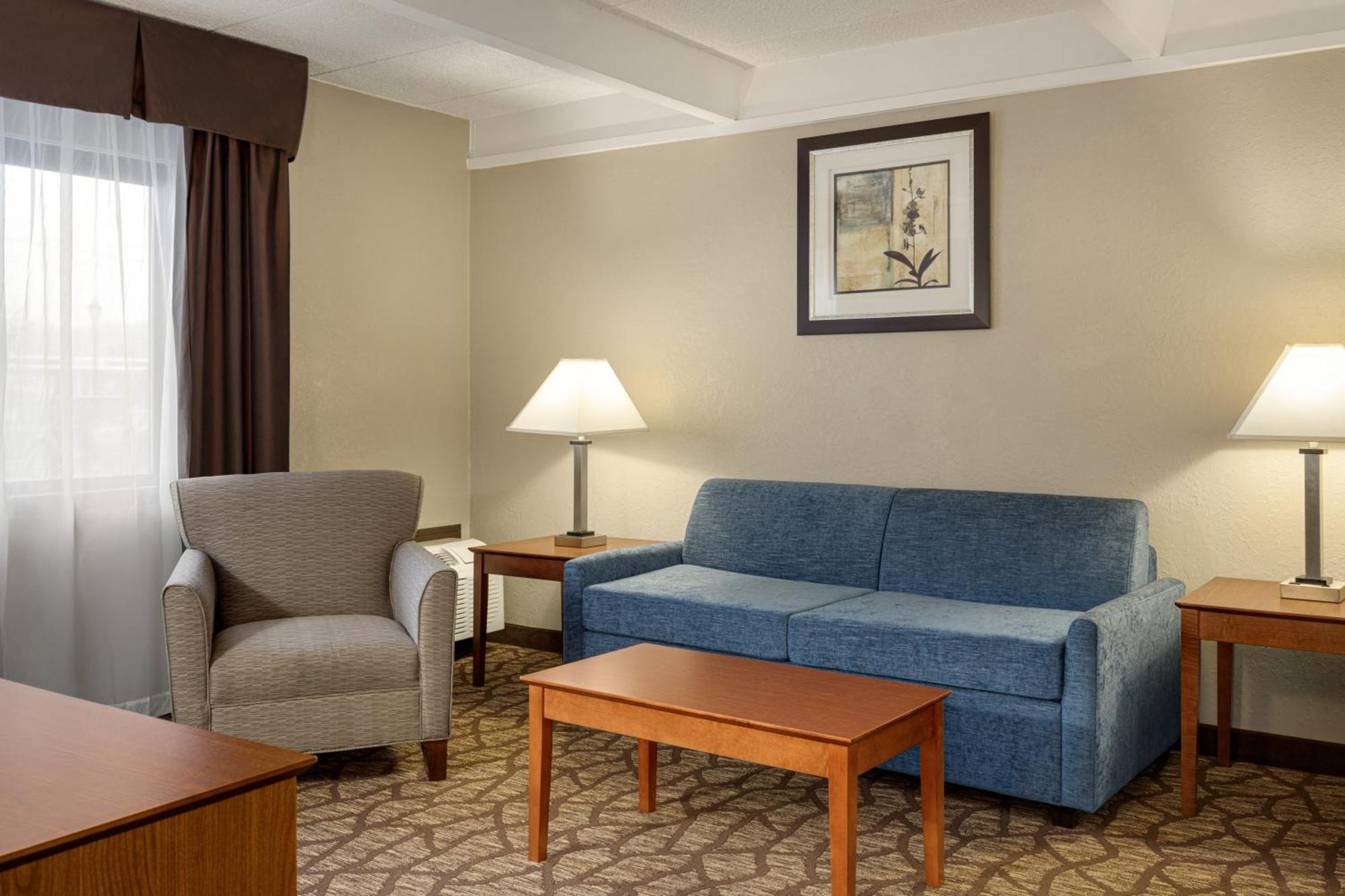 Americinn By Wyndham Grand Rapids Airport North Cascade Exterior photo